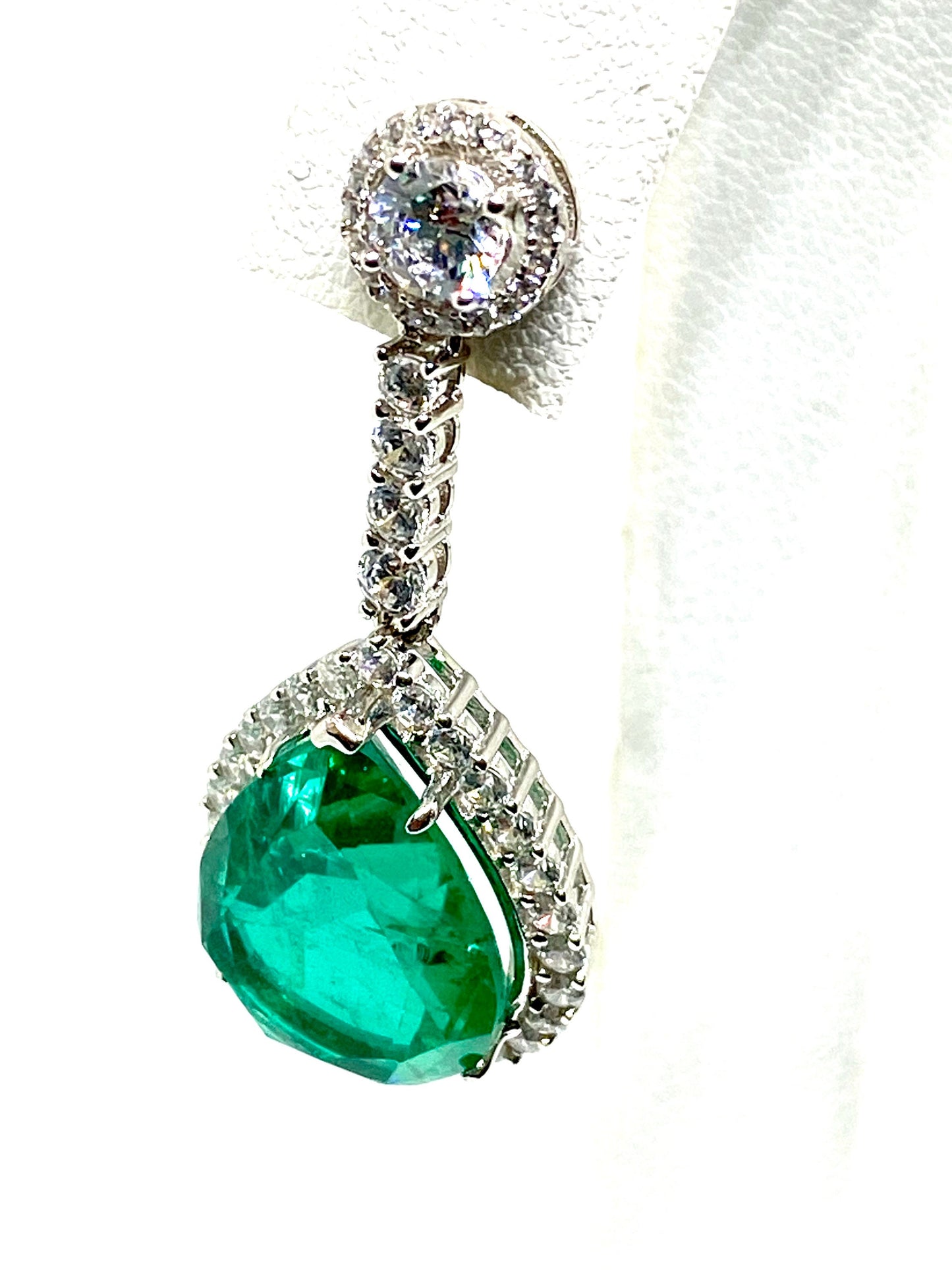 Sterling Silver Dangling Pear Shape Emerald Drop cz Earrings