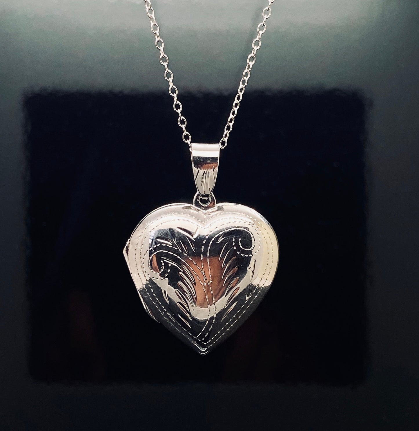 Etched Heart Locket Pendant Chain Necklace